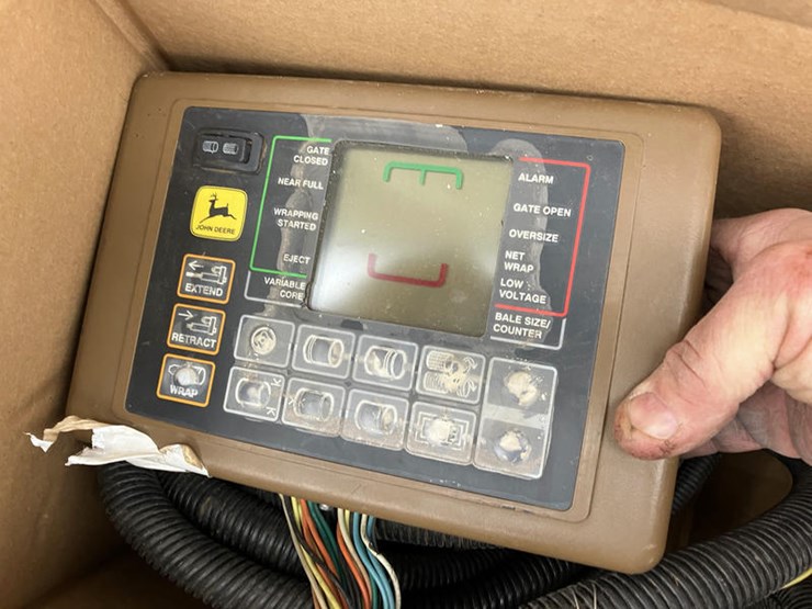 2001-john-deere-567-image-14