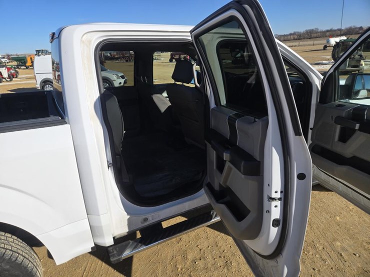 2016-ford-f150-image-15