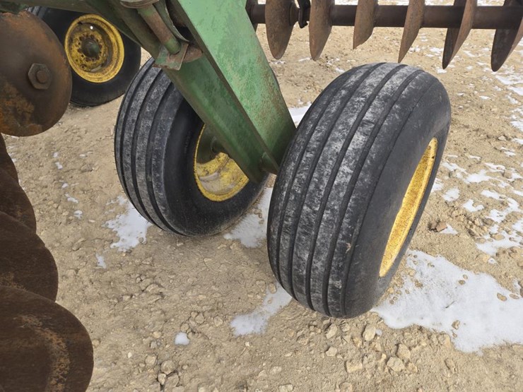 john-deere-230-image-6