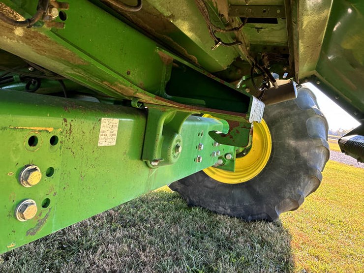 2017-john-deere-s680-image-35