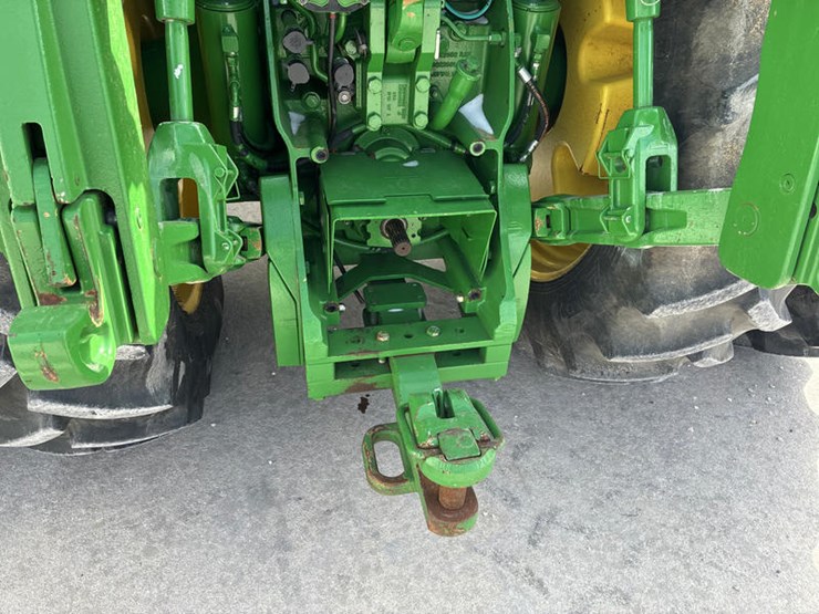 2013-john-deere-8335r-image-34