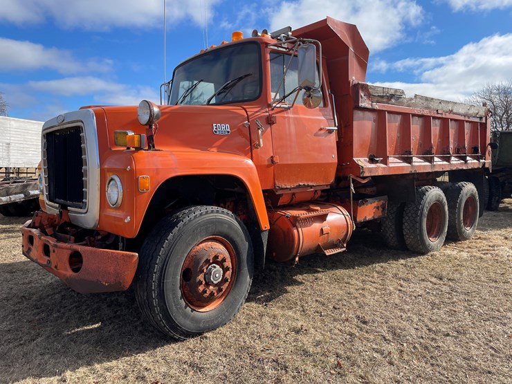 1986-ford-9000-image-1