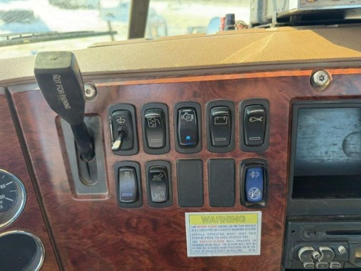 2008-mack-gu813-tri/a-boom/flatbed-truck-1m2ax16c9-image-13