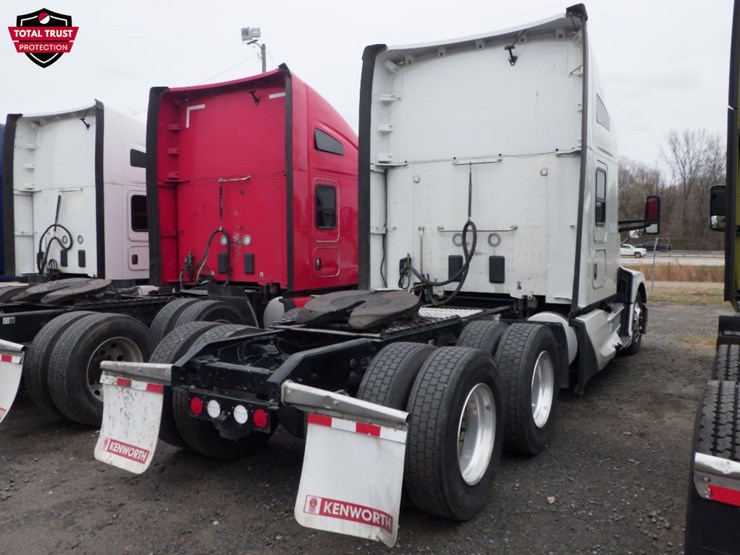 2023-kenworth-t680-image-14