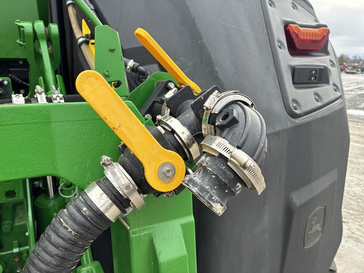 2021-john-deere-8rx-410-image-27