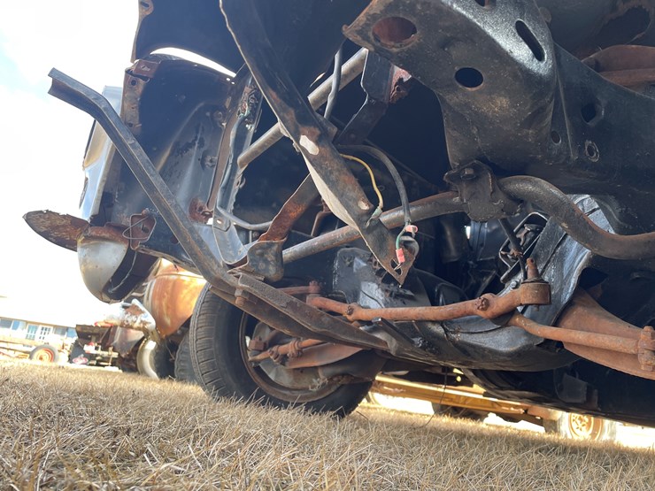 #4203-•-1947-buick-super-sedan,-(has-title)-image-12