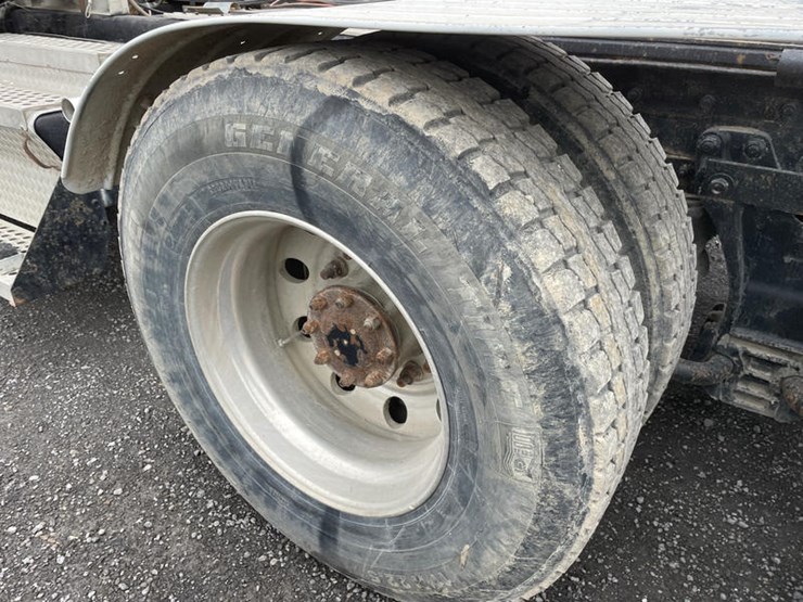 2000-caterpillar-c12-image-16