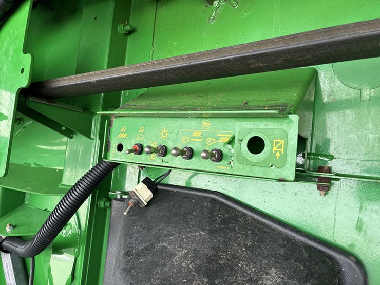 2012-john-deere-s670-image-52