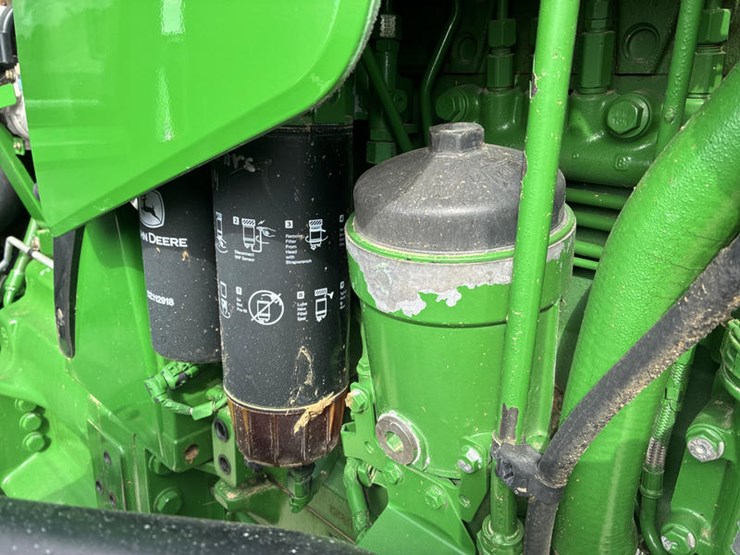 2013-john-deere-8335r-image-64