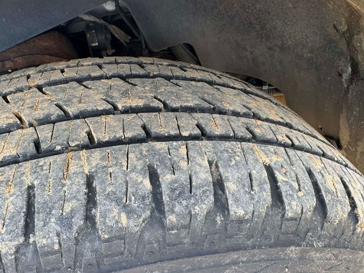 2010-gmc-yukon-denali-image-23