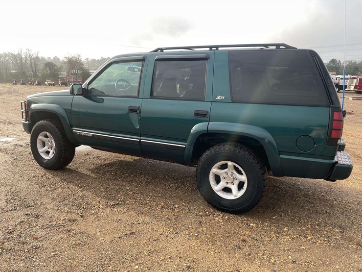 2000-chevrolet-tahoe-image-2