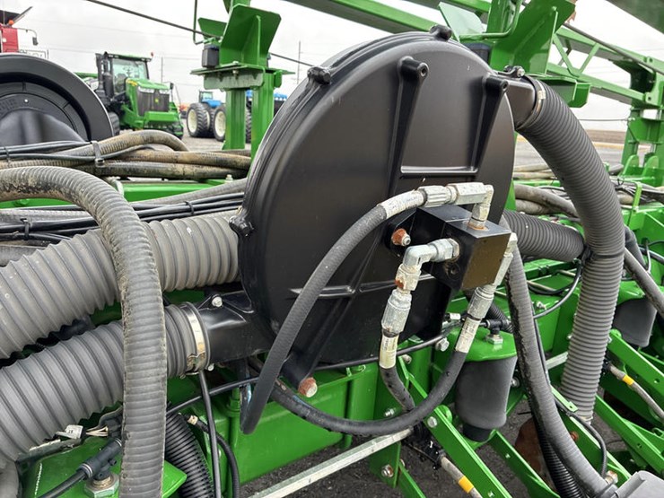 2019-john-deere-1775-image-52