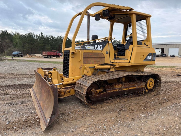 2007-caterpillar-d3g-lgp-image-1