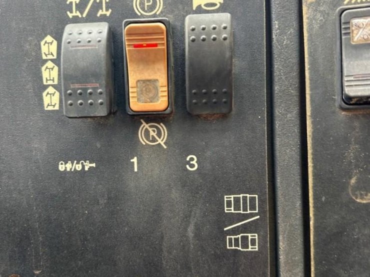 2015-jlg-g6-42a-image-21