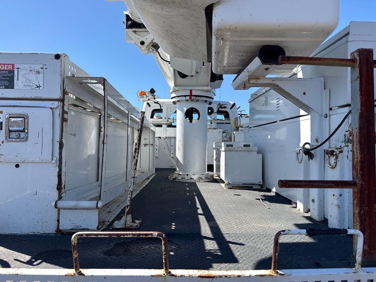 2017-freightliner-m2-s/a-altec-l42m-bucket-truck-image-27