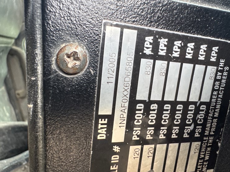 2006-peterbilt-357-image-21