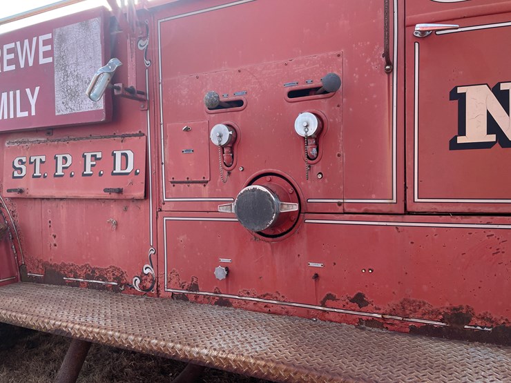 1951-mack-fire-apparatus-image-13