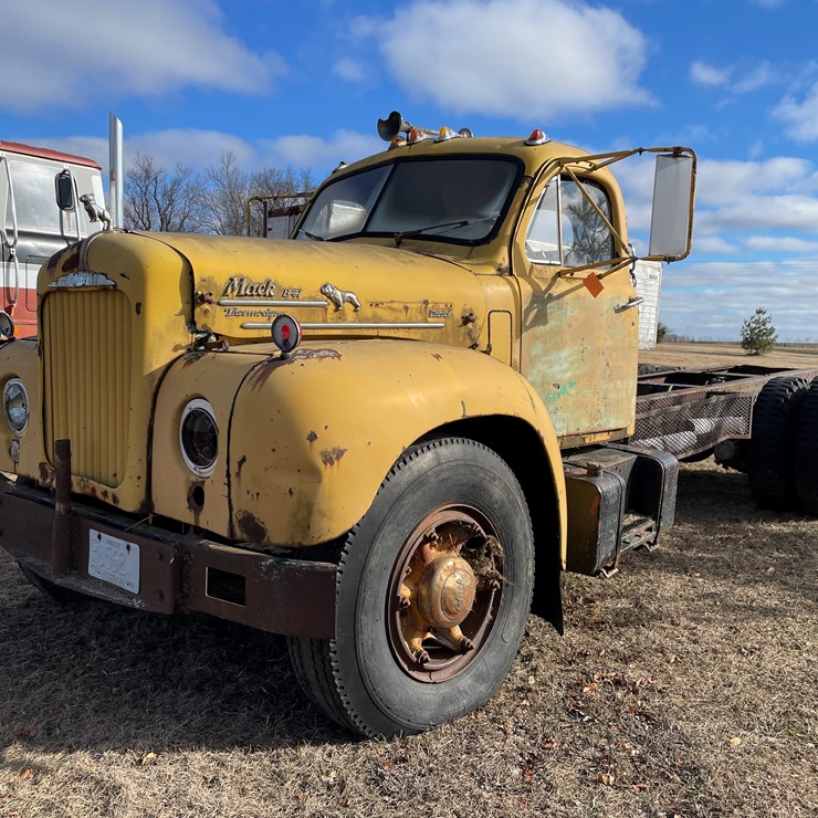1963 MACK B61