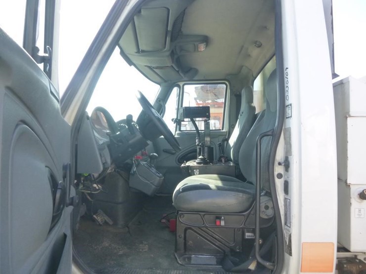 2003-international-7400-image-5