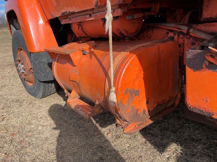 1986-ford-9000-image-22