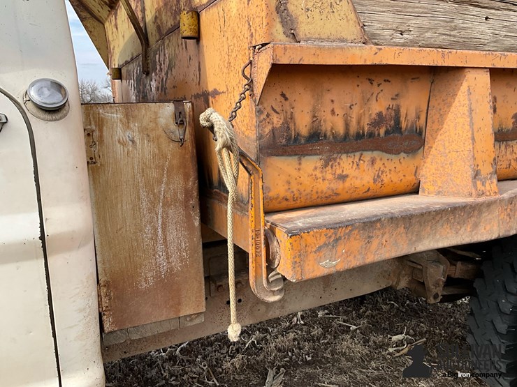 1972-ford-f600-image-12