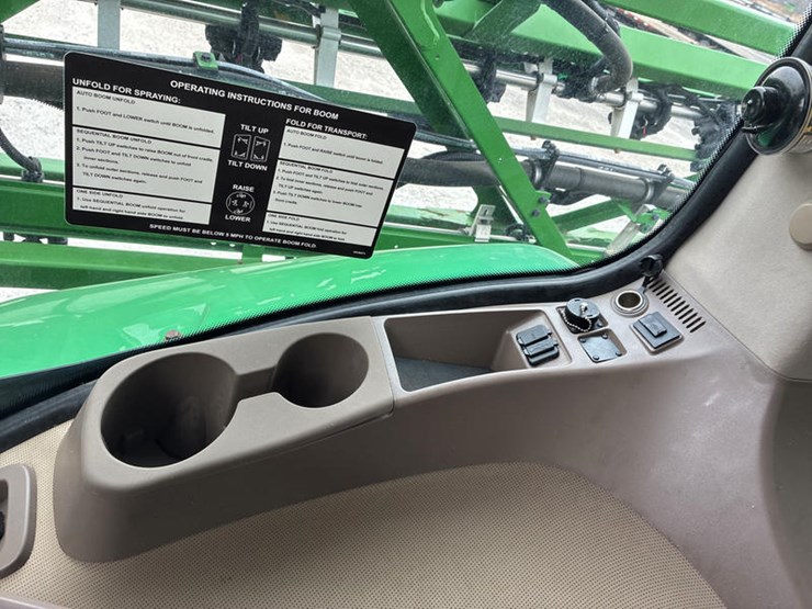 2021-john-deere-r4030-image-90