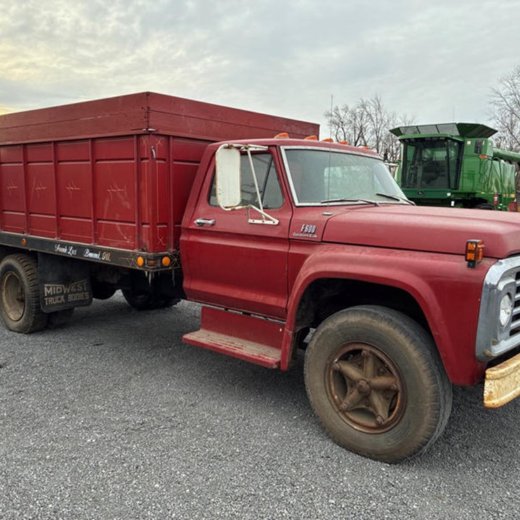 1975 FORD F600