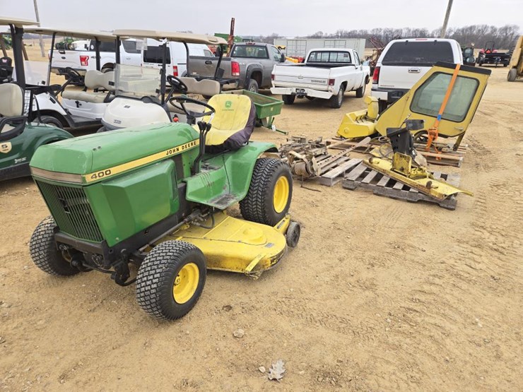 john-deere-400-image-1