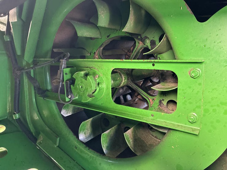 2013-john-deere-s670-image-63