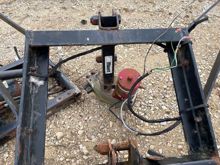 #4253-•-(2)-western-plow-mounts-image-7