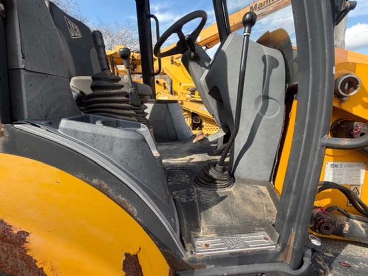 jcb-3cx-image-42