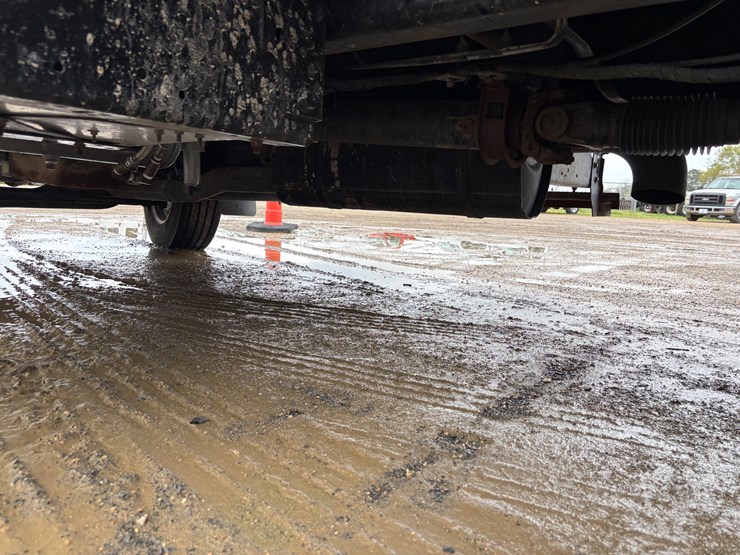 2004-ford-f650-image-13