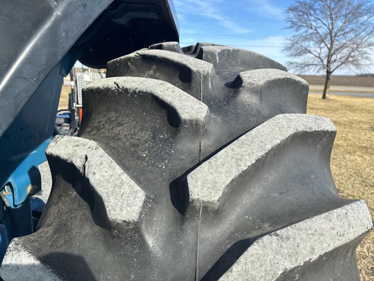 1990-ford-8730-image-43