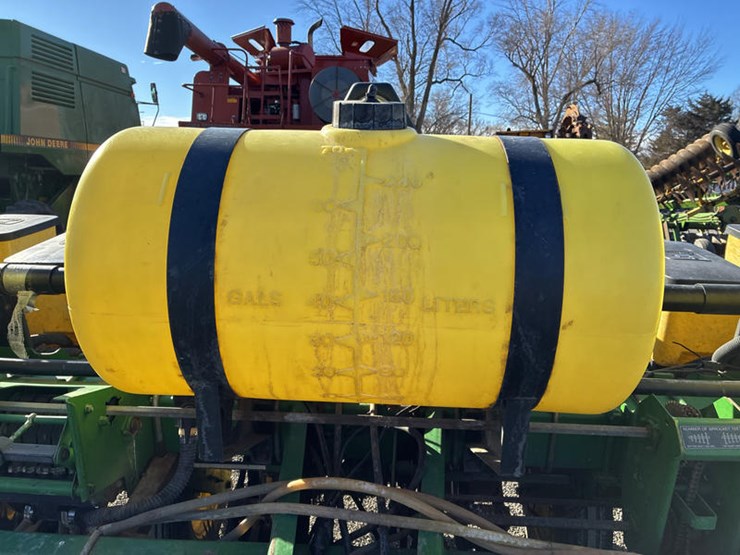 john-deere-7200-image-9