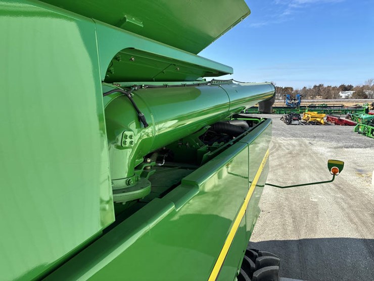 2013-john-deere-s670-image-95