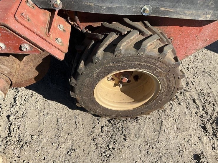 ditch-witch-1030-image-8