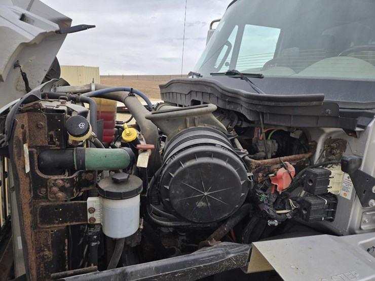 2014-international-7400-image-19