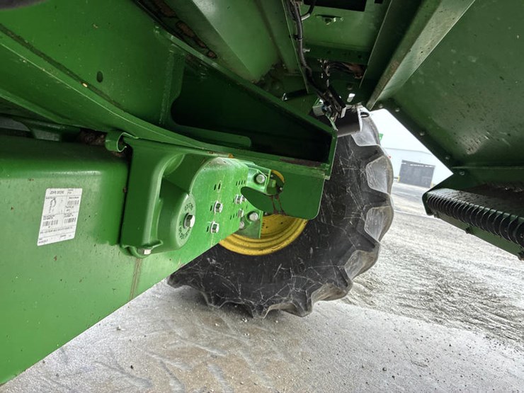 2017-john-deere-s680-image-43