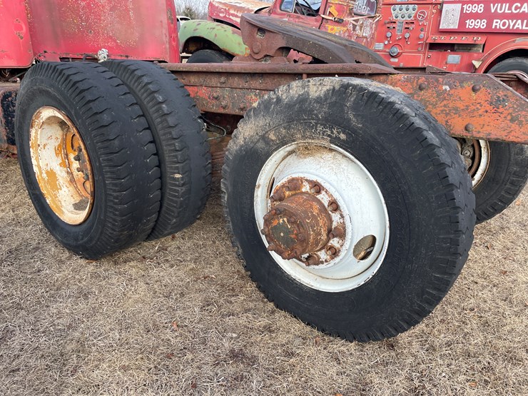 #4209-•-mack-truck-frame-image-7