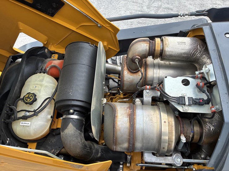 2020-john-deere-2020-image-64