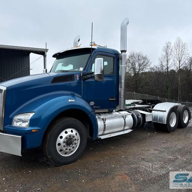 2015 KENWORTH T880