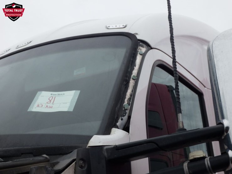 2023-kenworth-t680-image-33