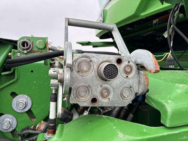 2014-john-deere-s680-image-21