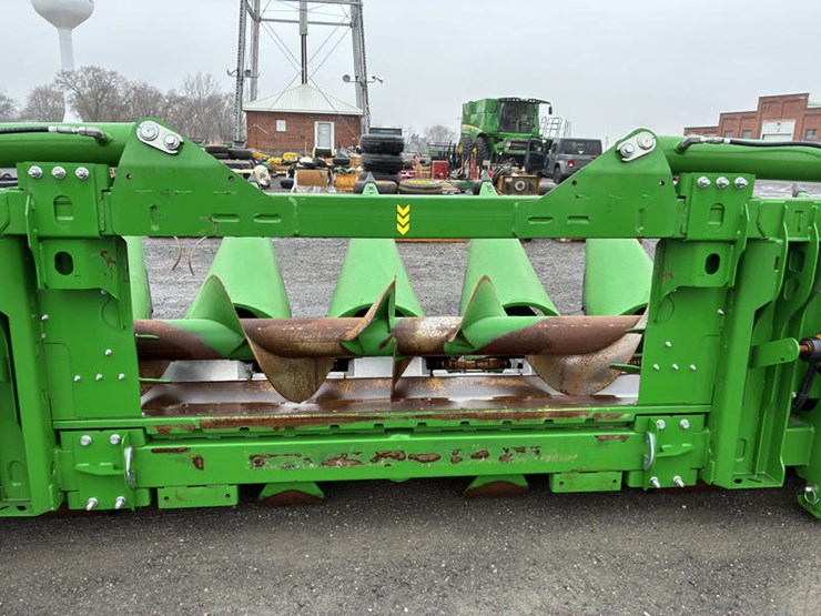 2024-john-deere-c12f-image-10