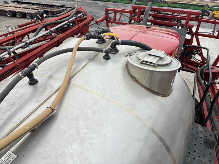 2015-case-ih-patriot-3340-image-63