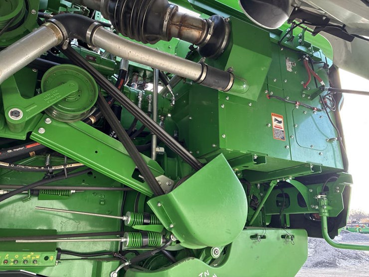 2015-john-deere-s670-image-56