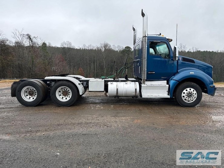 2015-kenworth-t880-image-6