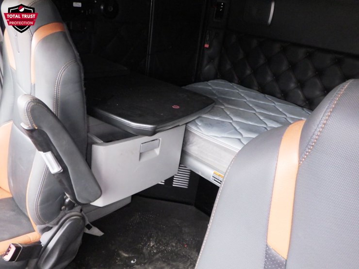 2022-kenworth-t680-image-22