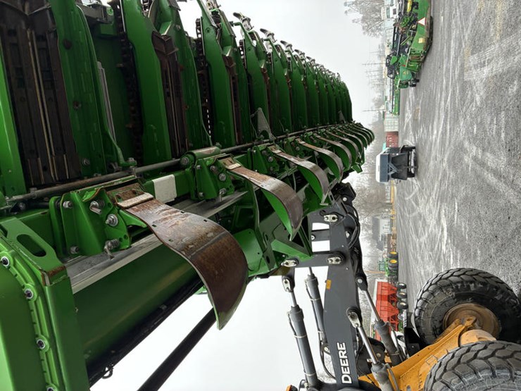 2024-john-deere-c12f-image-26