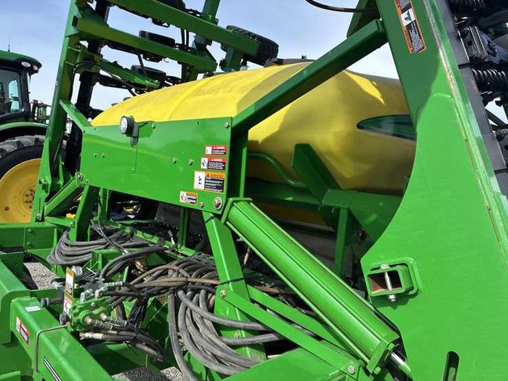 2005-john-deere-1690-image-66